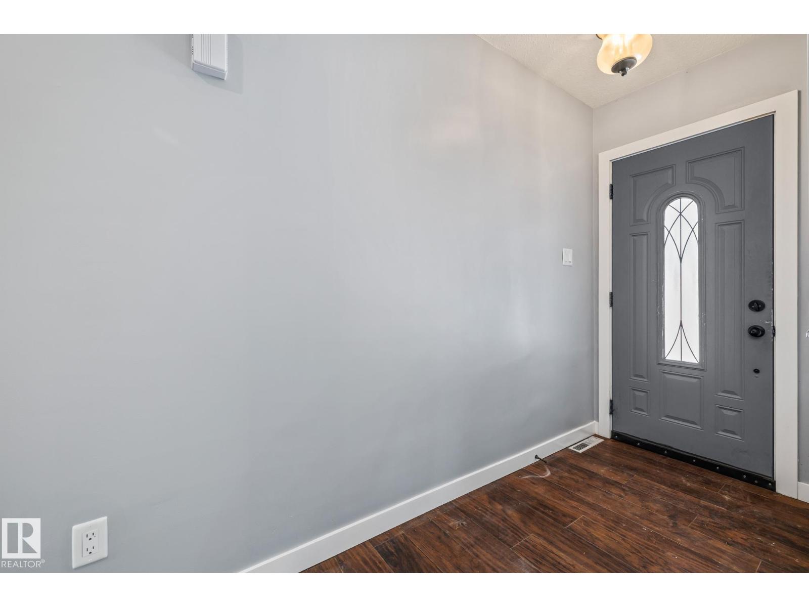 Additional image 2 of 13608 137 Street NW, Edmonton, AB, T5L2B3