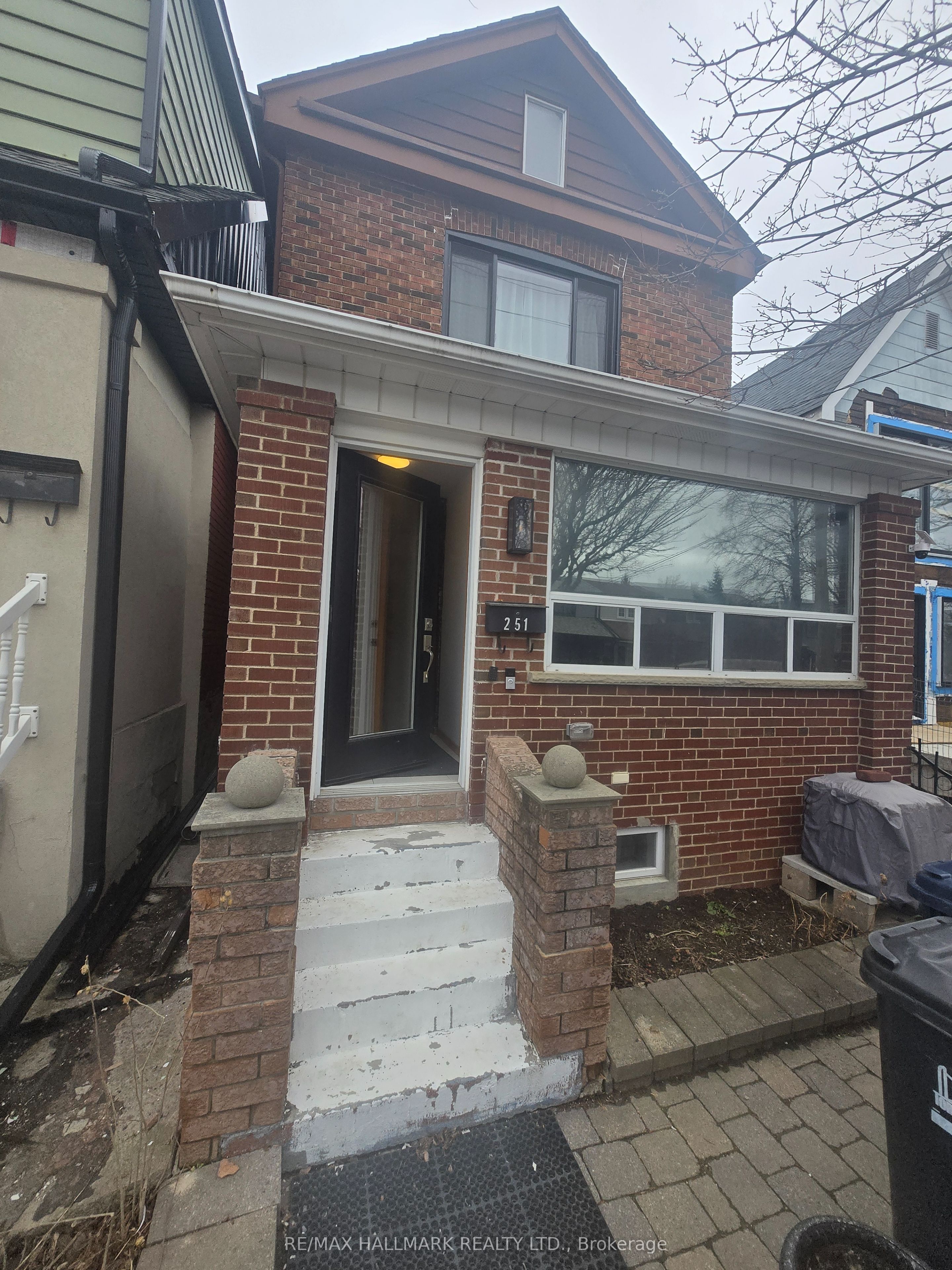 Main-251 Silverthorn Avenue, Toronto, ON, M6N 3K2