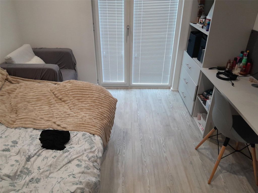 Additional image 4 of 1 bed flat for saleThe Metropolis, 16 The Midway, Newcastle-Under-Lyme, Staffordshire ST5