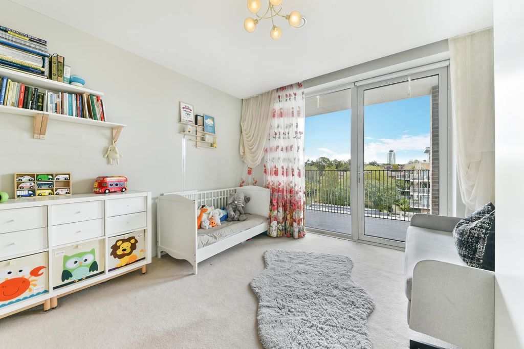 Additional image 10 of 2 bed flat for saleCopland Court, Durham Wharf Drive, Brentford TW8.