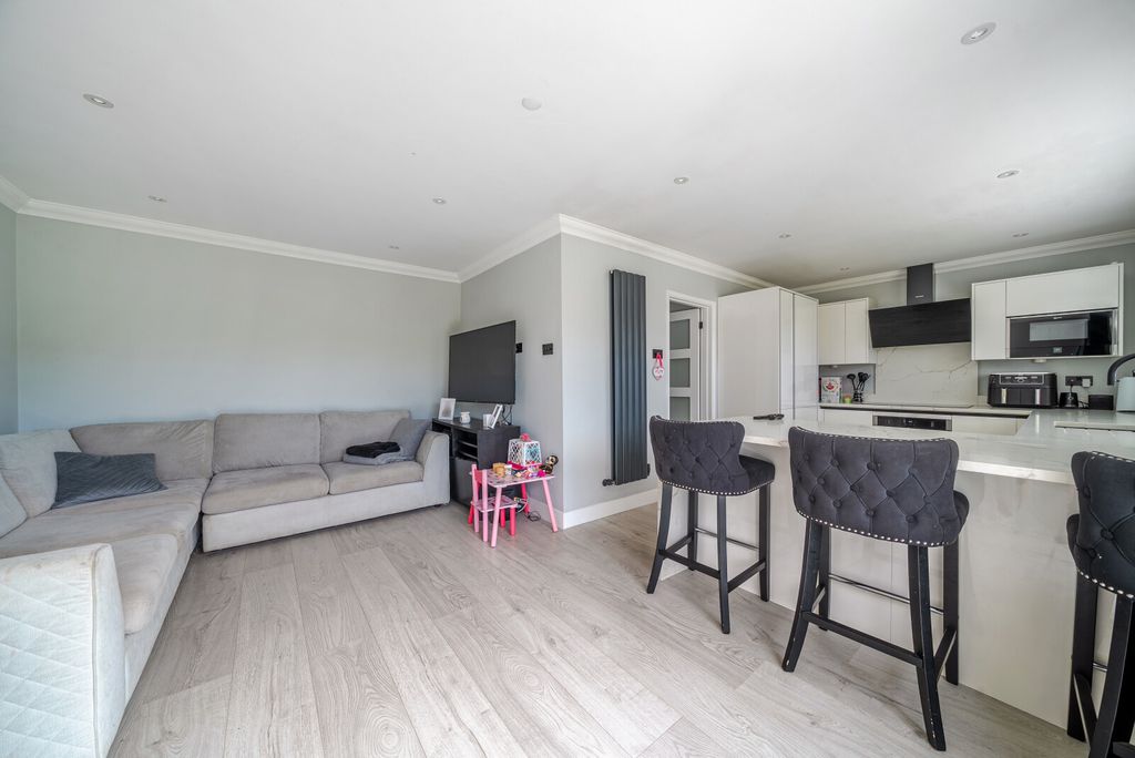 Additional image 2 of 4 bed bungalow for saleMeadow Way, Addlestone KT15