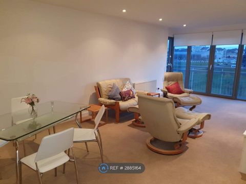 Western Harbour Terrace, Edinburgh EH6