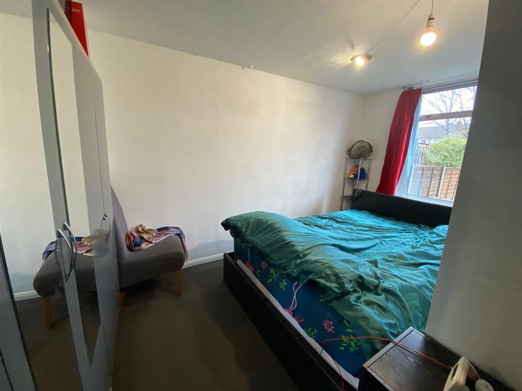 Additional image 7 of 1 bed flat for saleFirst Avenue, Dagenham RM10