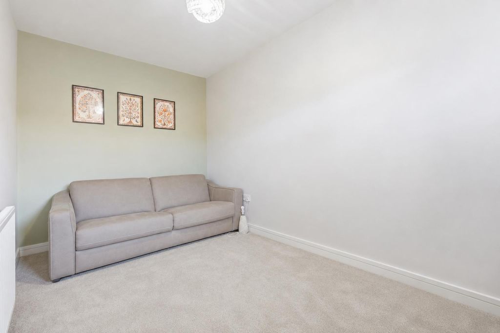 Additional image 9 of 4 bed semi-detached house for saleWestbury Lane, Buckhurst Hill IG9