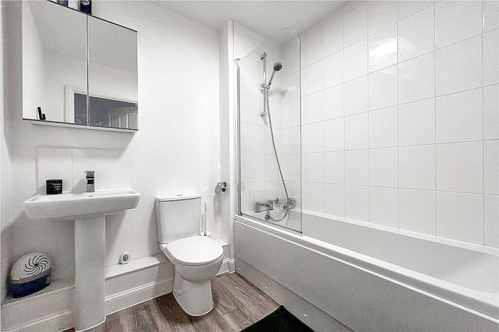 Additional image 10 of 2 bed flat for saleMasterson Close, Aldershot GU11