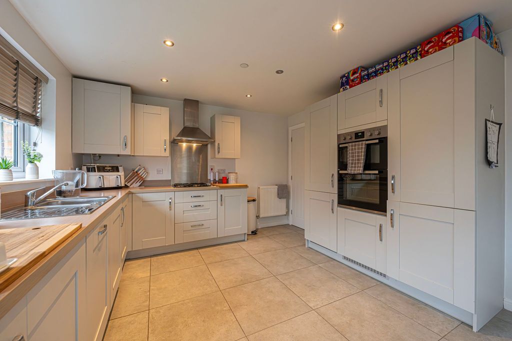 Additional image 2 of 3 bed detached house for saleSir Howel Crescent, Undy NP26