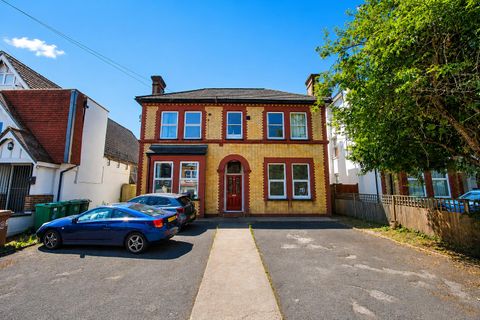 Queens Road, Wallington SM6