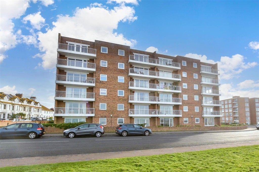 2 bed flat for saleThe Parade, Birchington, Kent CT7