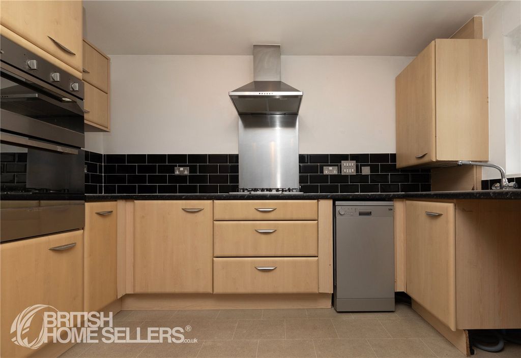 Additional image 3 of 2 bed flat for saleUnion Close, Bideford, Devon EX39