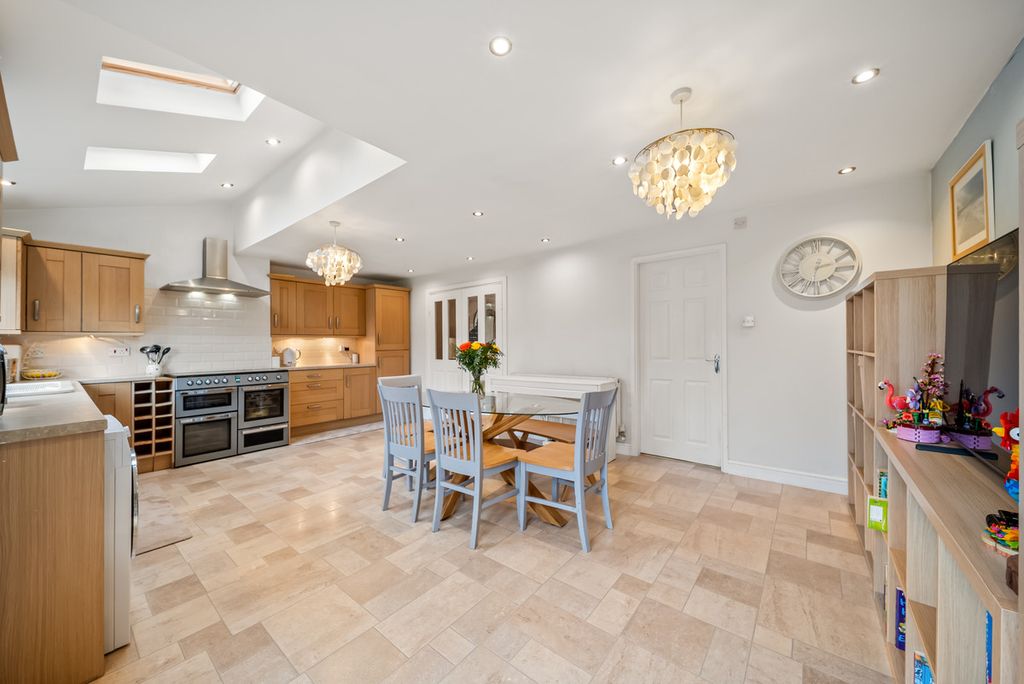 4 bed semi-detached house for saleBlithfield Drive, Brierley Hill DY5