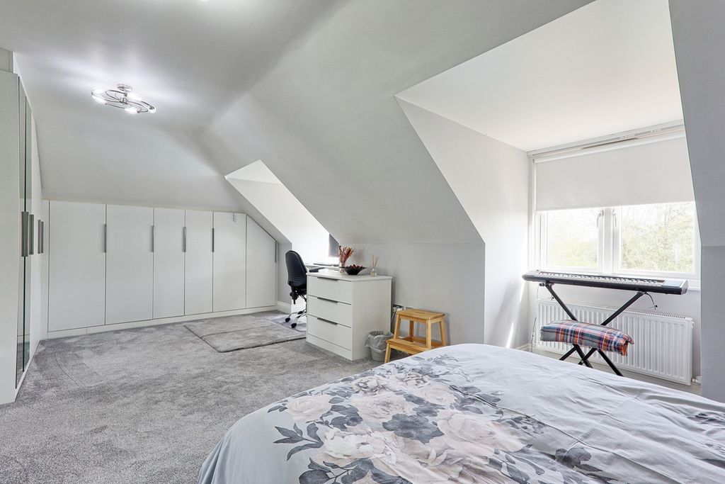 Additional image 40 of 7 bed detached house for saleErnest Road, Emerson Park RM11