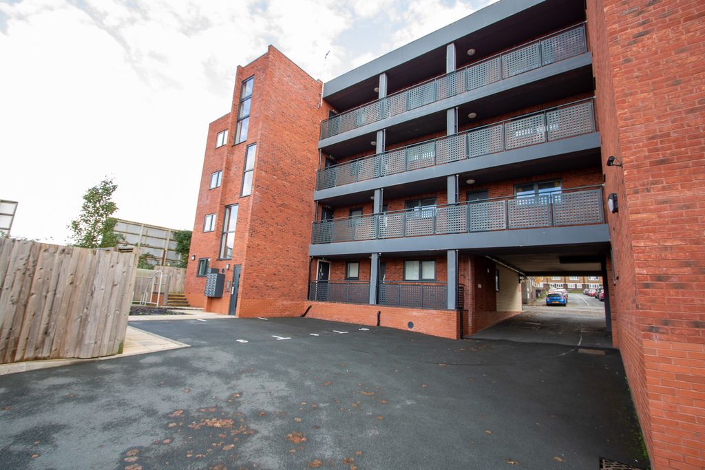 1 bed flat for saleMarsh Parade, Newcastle Under Lyme ST5