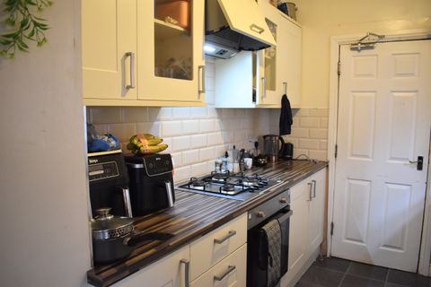 Barnsfold Avenue, Fallowfield, Manchester M14