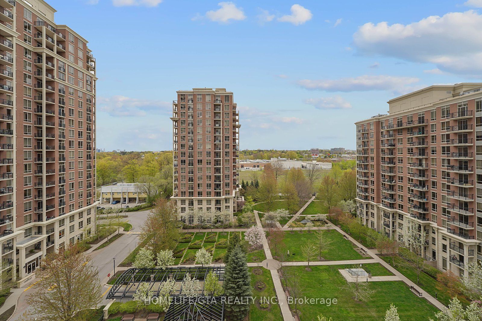 938-20 Inn On The Park Drive, Toronto, ON, M3C 0P8