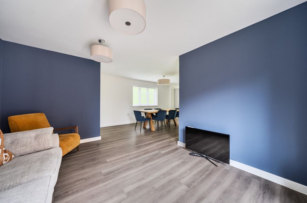 Additional image 17 of 5 bed detached house for saleWalton Close, Alton, Hampshire GU34