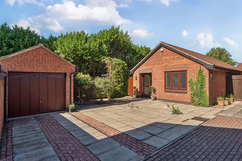 Torvill Drive, Wollaton, Nottinghamshire NG8