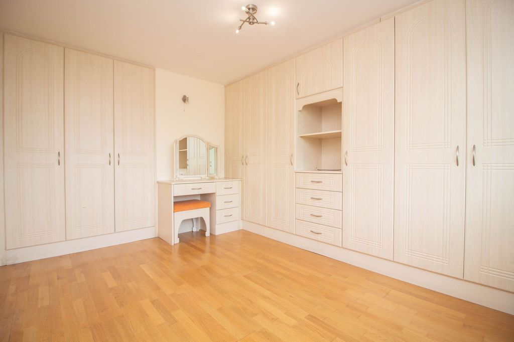 Additional image 14 of 4 bed link detached house for saleFoxleys, Carpenders Park, Watford WD19