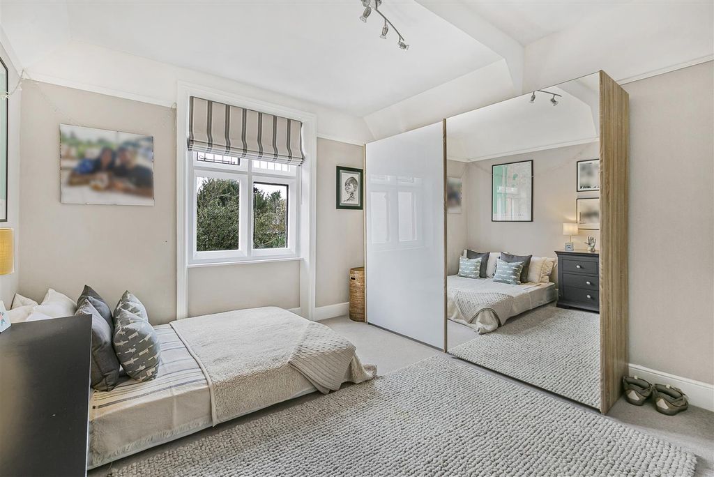 Additional image 28 of 6 bed semi-detached house for saleSt. Catherines Road, Broxbourne EN10