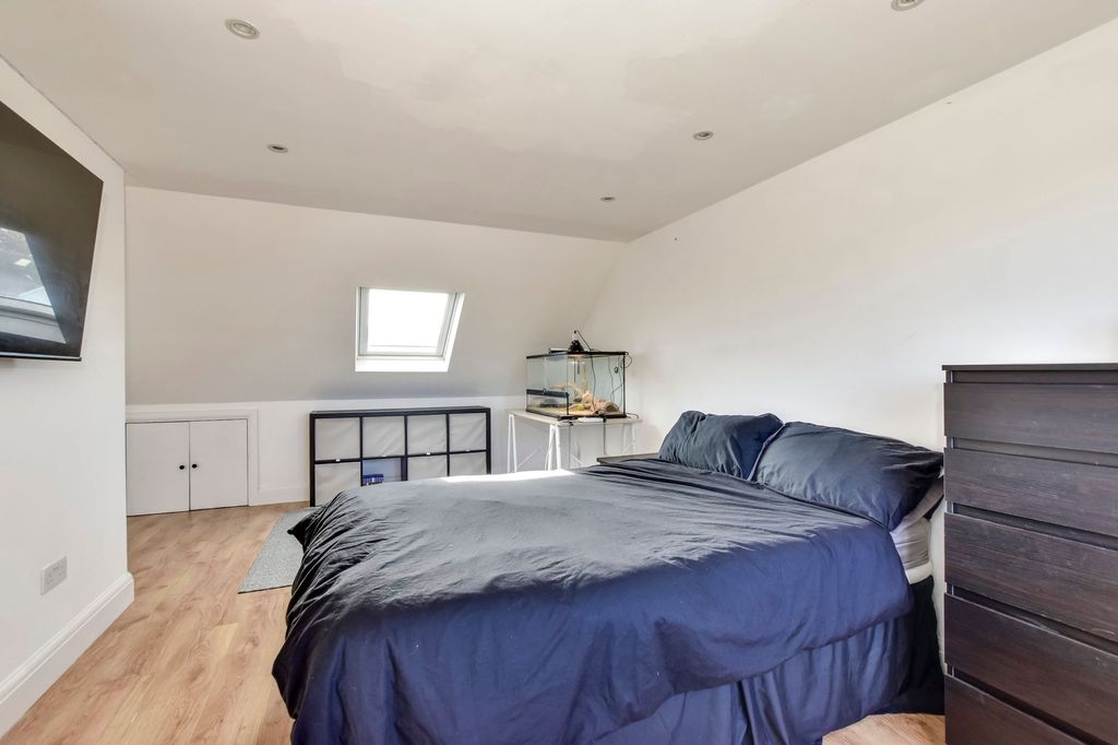 Additional image 17 of 4 bed semi-detached house for saleTibbs Hill Road, Abbots Langley WD5