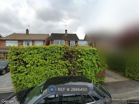 Ashchurch Drive, Wollaton NG8