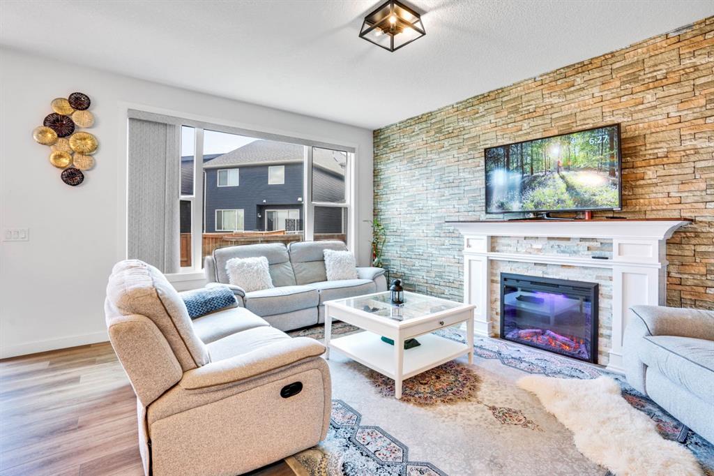 Additional image 3 of 353 Walcrest View SE, Calgary, AB, T2X 4V8