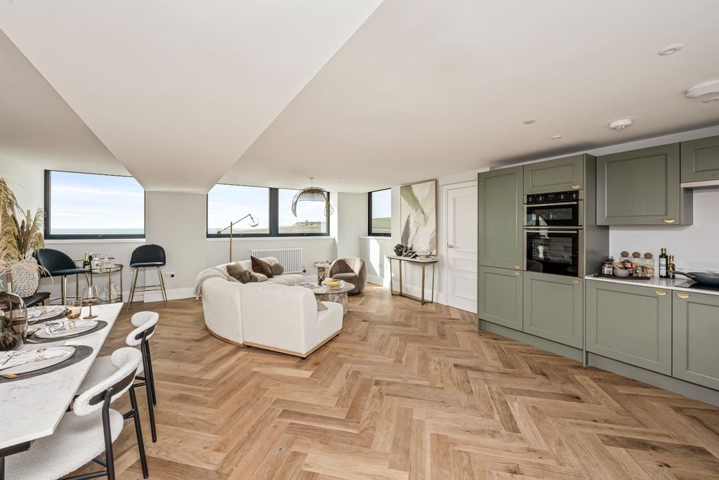3 bed flat for saleCliffs Point, Greenways, Ovingdean, Brighton BN2 photo 4