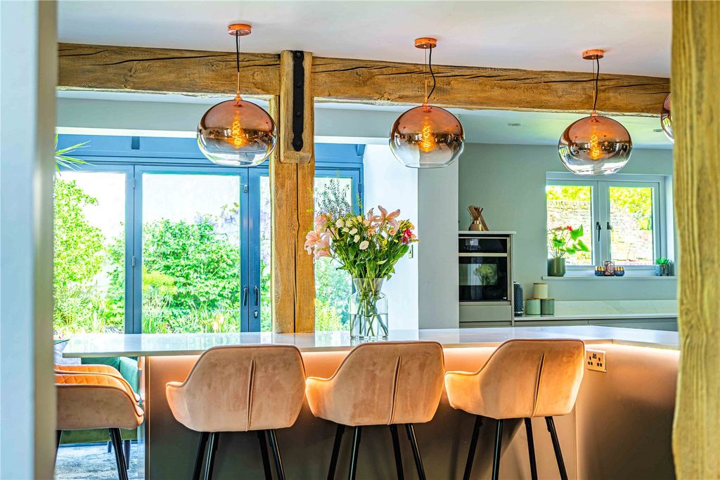 Additional image 5 of 5 bed detached house for saleCastle Gateway, Berkhamsted, Hertfordshire HP4