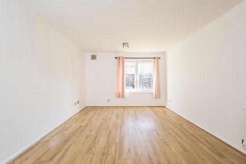 Golderton, Prince Of Wales Close, London NW4