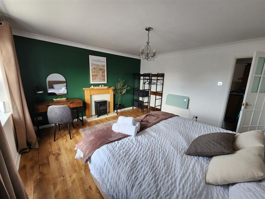 Additional image 5 of 2 bed flat for saleGrammar School Yard, Fish Street, Hull HU1