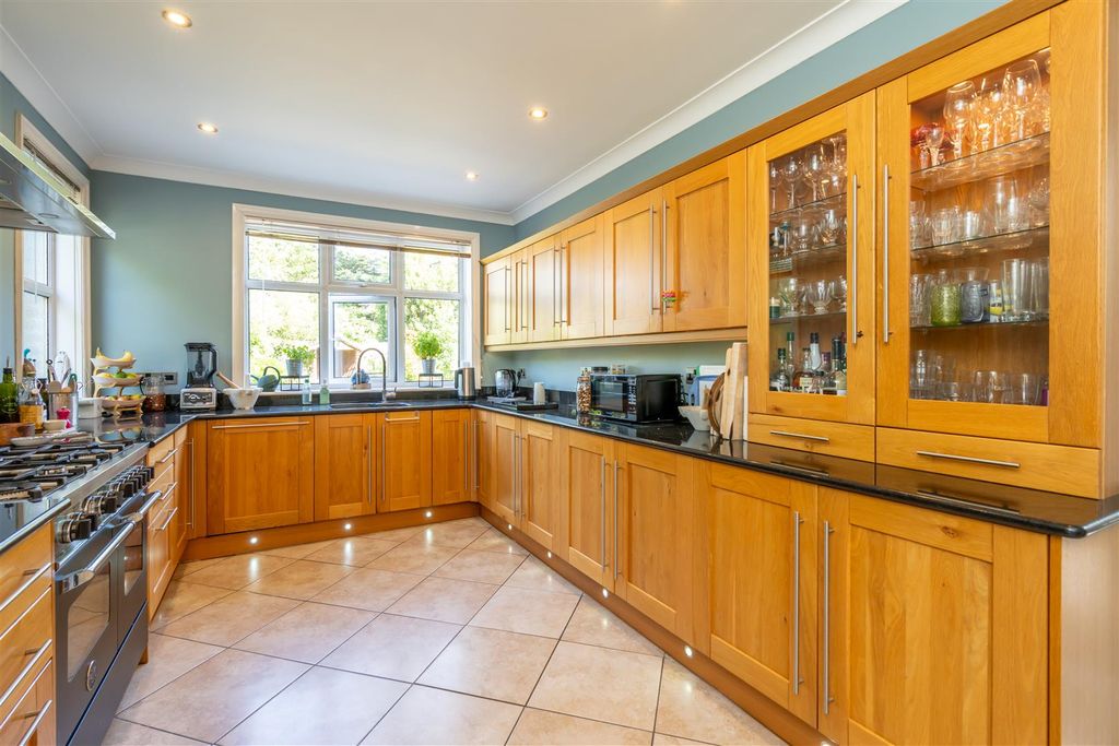 Additional image 6 of 5 bed detached house for saleSilverston Avenue, Aldwick, Bognor Regis PO21