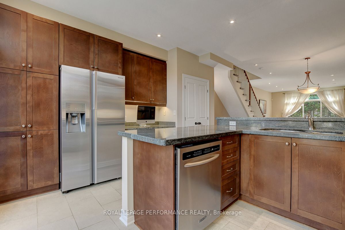 Additional image 6 of 318 Iona Street, Ottawa, ON, K1Z 7B9