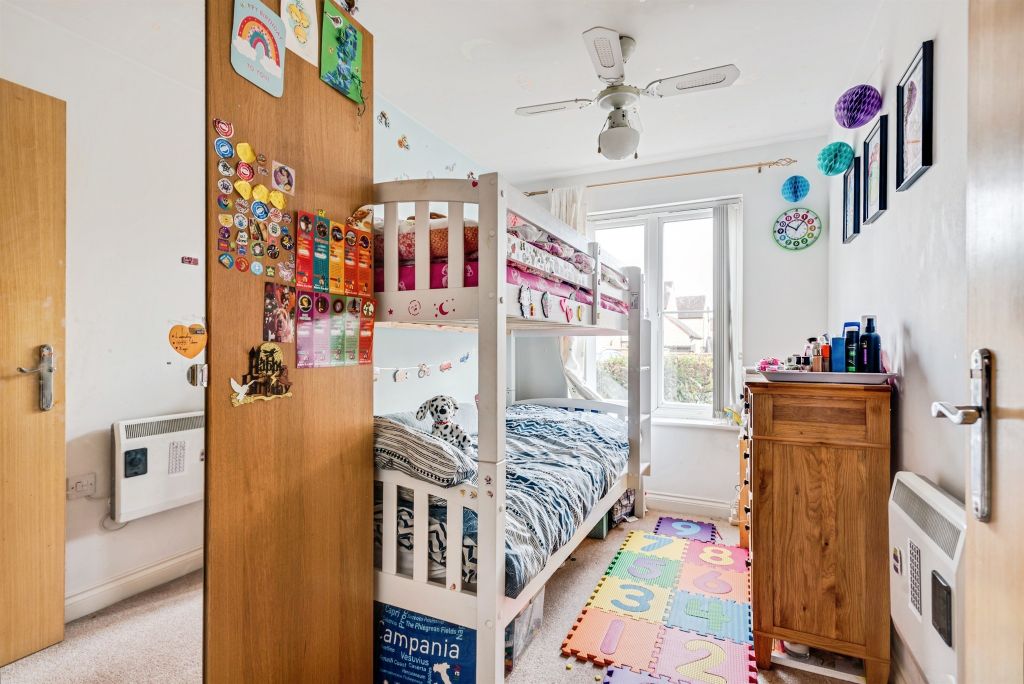 Additional image 7 of 2 bed flat for saleMeadow Way, Carterton OX18