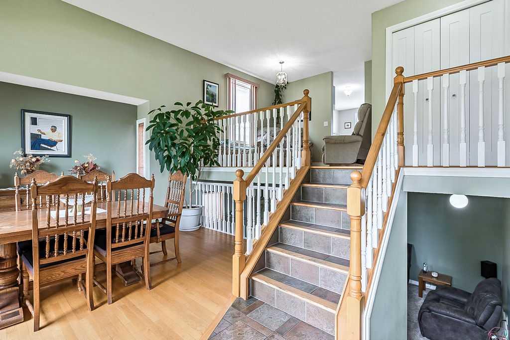 141 Shawfield Way SW, Calgary, AB, T2Y 2Y2