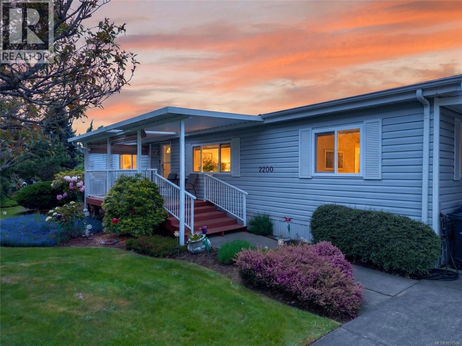 2200 Stadacona Dr
