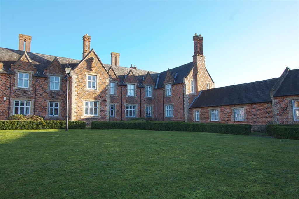 Additional image 17 of 2 bed flat for saleGrey Lady Place, Billericay CM11