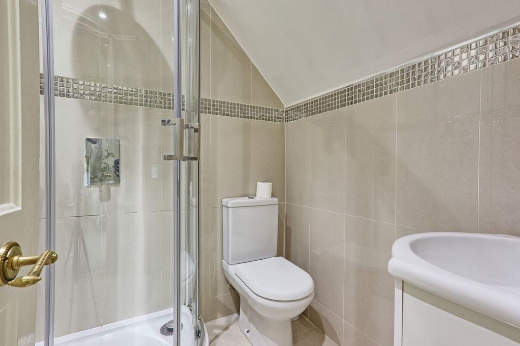 Additional image 28 of 5 bed detached house for saleBurntwood Avenue, Emerson Park, Hornchurch RM11