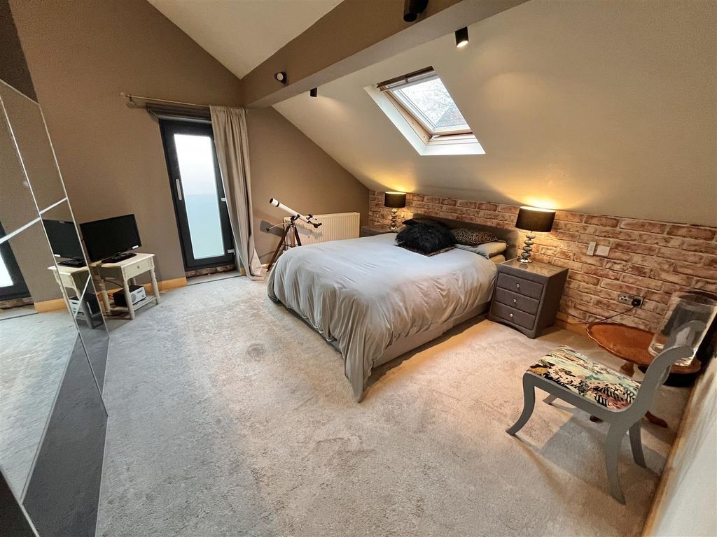 Additional image 5 of 3 bed end terrace house for saleClifton Street, Alderley Edge SK9