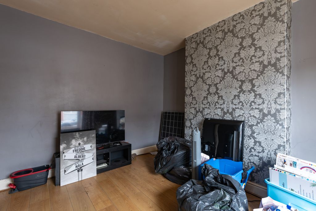 Additional image 3 of 3 bed terraced house for saleSilver Street, Barnetby DN38