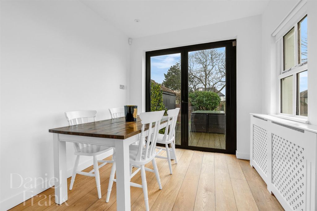 Additional image 6 of 4 bed semi-detached house for saleQueens Road, Buckhurst Hill IG9