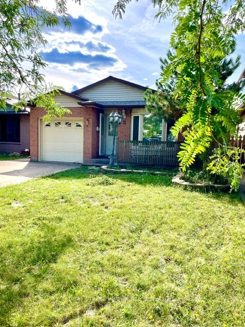 11 Drakes Drive, Hamilton, ON, L8E 4G4 photo 2