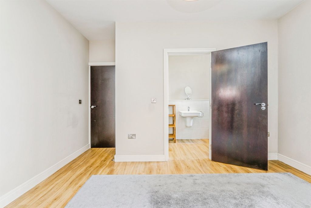Additional image 12 of 1 bed flat for saleRomilly Crescent, Cardiff CF11