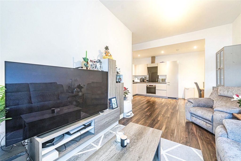 Additional image 12 of 2 bed flat for saleLittle Victoria Street, Basingstoke, Hampshire RG21