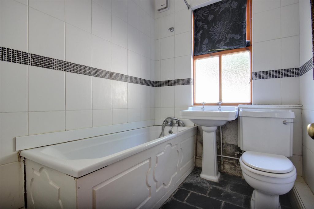 Additional image 8 of 2 bed flat for saleNew Walk, Beverley HU17