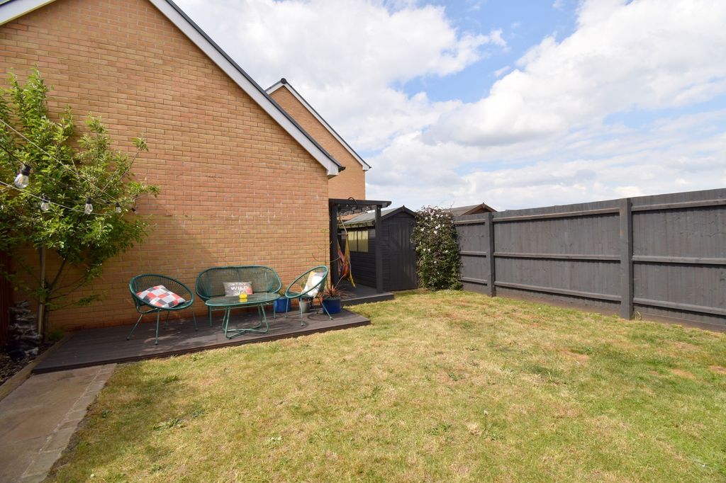 Additional image 20 of 3 bed semi-detached house for saleTate Drive, Biggleswade SG18