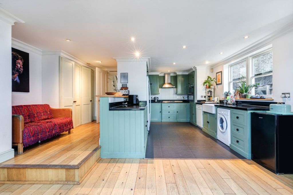 Additional image 4 of 5 bed semi-detached house for saleBarnmead Road, Beckenham BR3