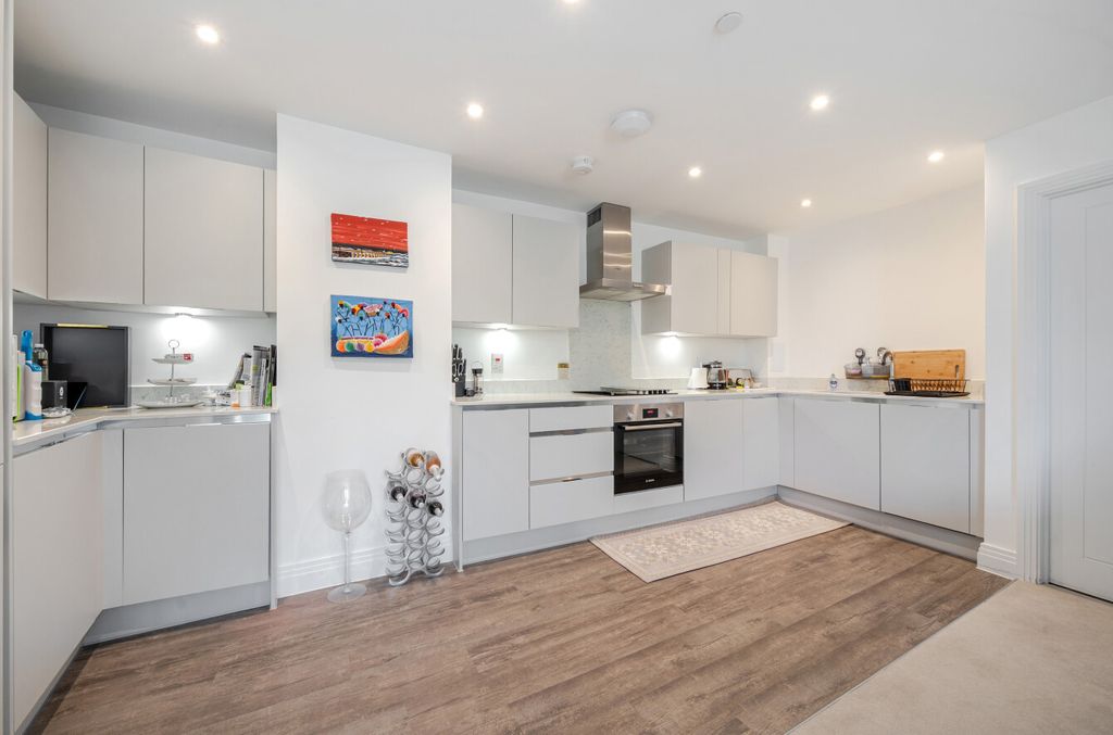 Additional image 14 of 2 bed flat for saleRoman Way, Beckenham, Kent BR3