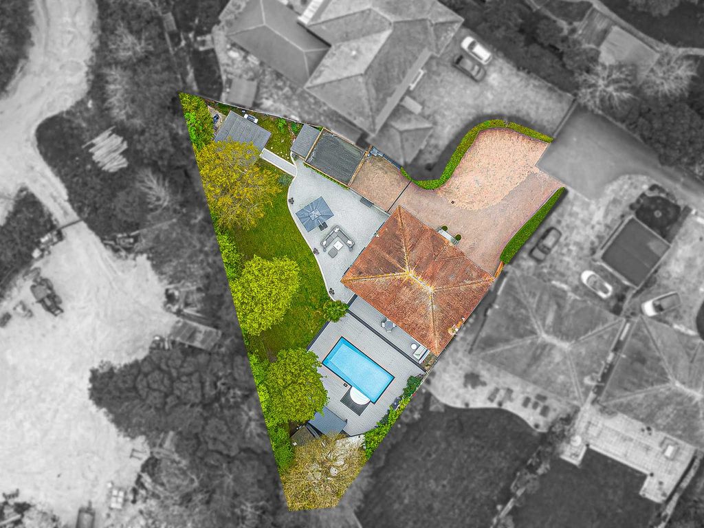 Additional image 2 of 5 bed detached house for saleBenfleet Road, Benfleet SS7