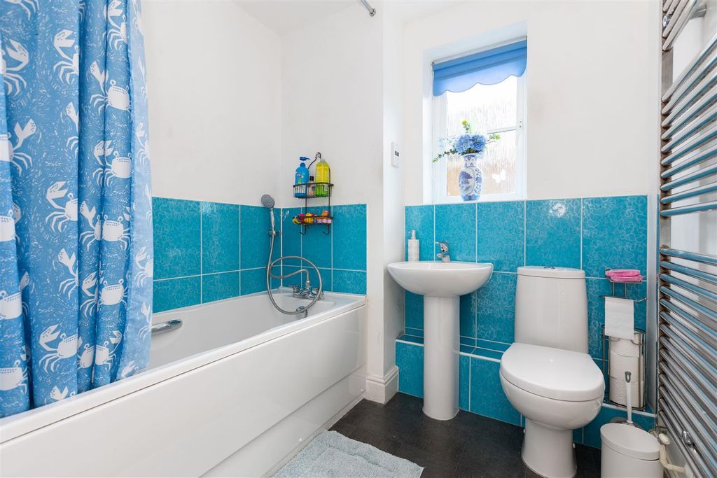 Additional image 11 of 2 bed flat for saleCharlotte Avenue, Fairfield SG5