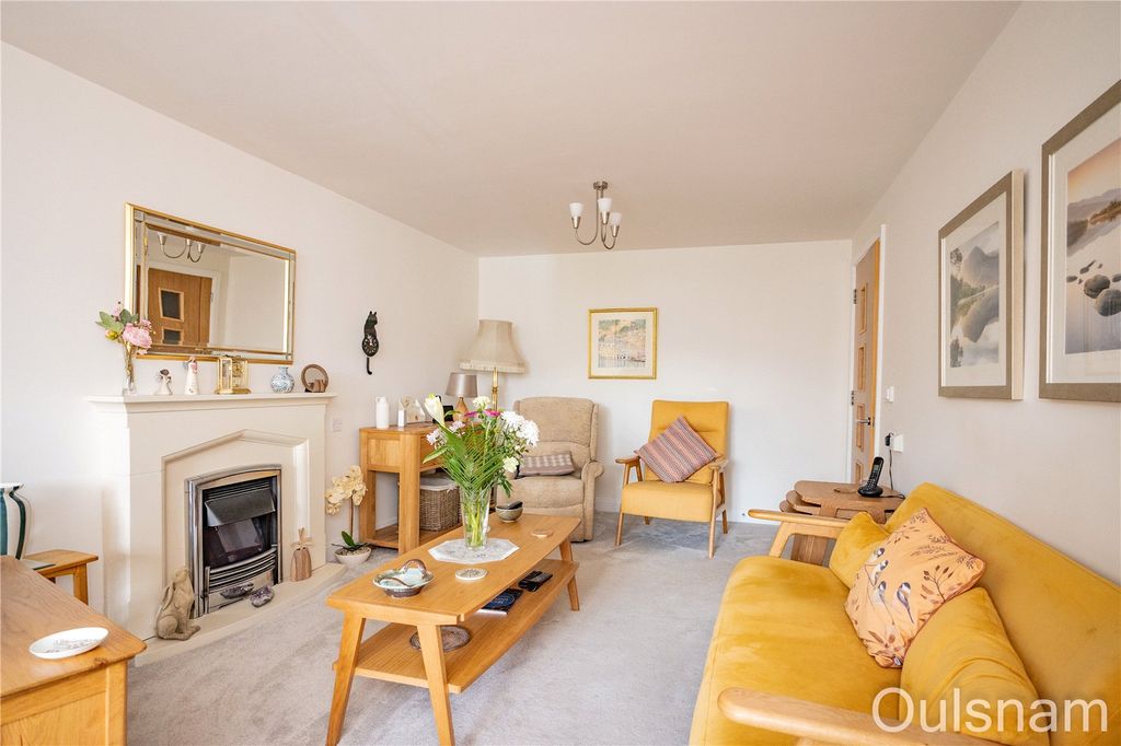 2 bed flat for saleRecreation Road, Bromsgrove, Worcestershire B61 photo 5