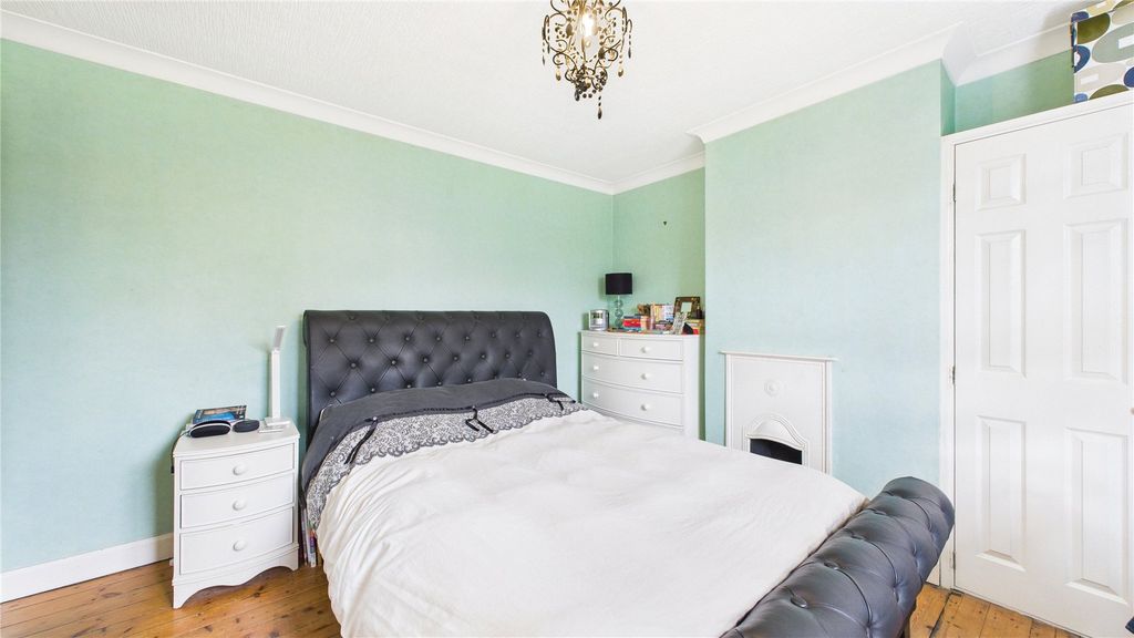 Additional image 9 of 5 bed end terrace house for saleHorsell, Surrey GU21
